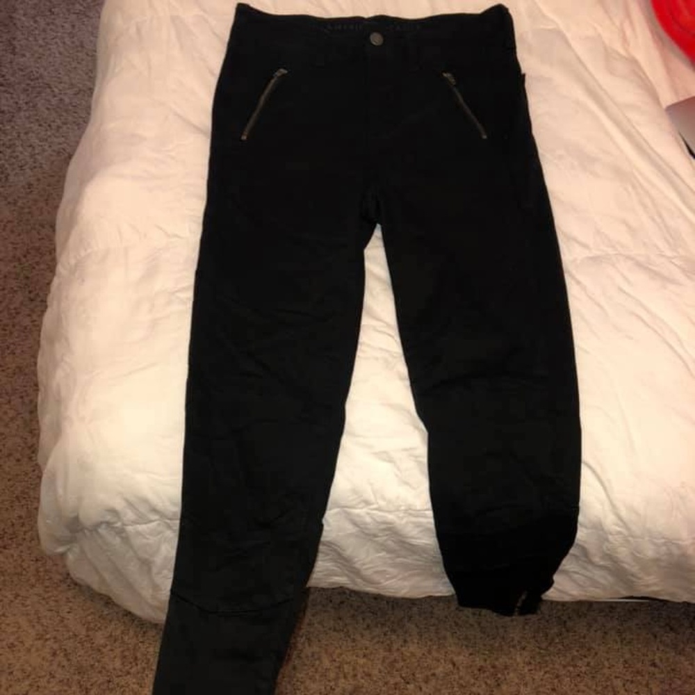 *BRAND NEW* American Eagle Black Jeggings